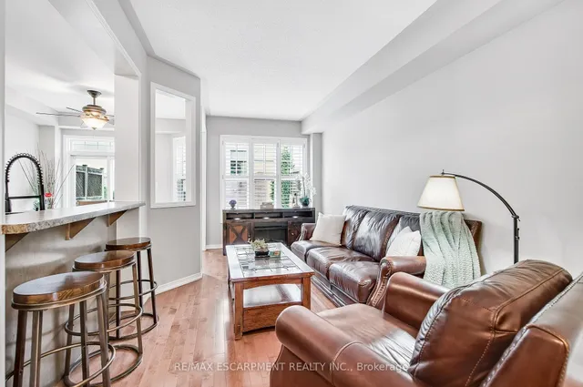 Additional image 9 of 71 CATHEDRAL Crt