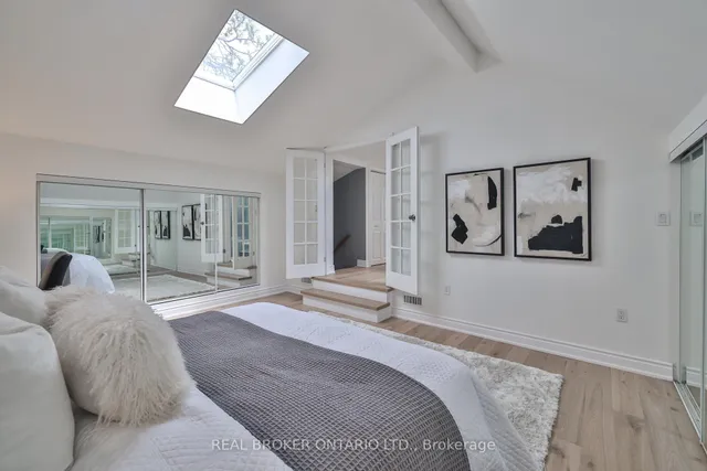 Additional image 23 of 70 Colonial Ave