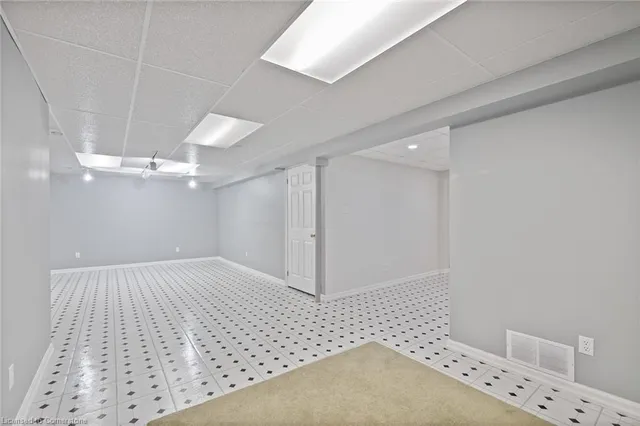 Additional image 29 of 1 Strathroy Cres