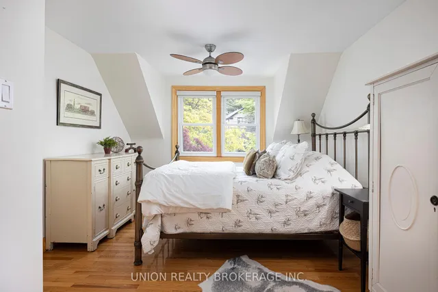 Additional image 12 of 120 Scarboro Cres