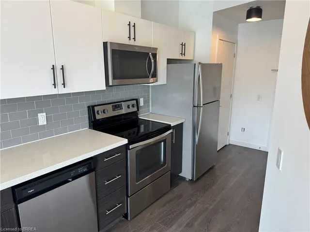 Additional image 10 of 690 King St Unit 406