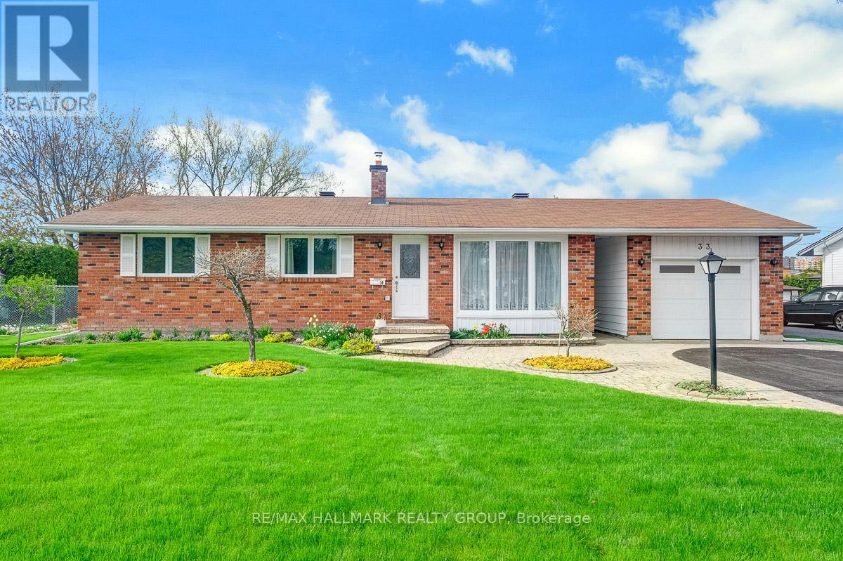 33 GLENMANOR DRIVE|Ottawa, Ontario K2G3E9