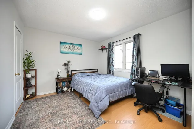 Additional image 22 of 34 Saintsbury Cres