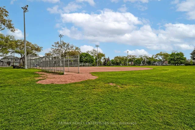 Additional image 31 of 7 Smith Cres Unit 410