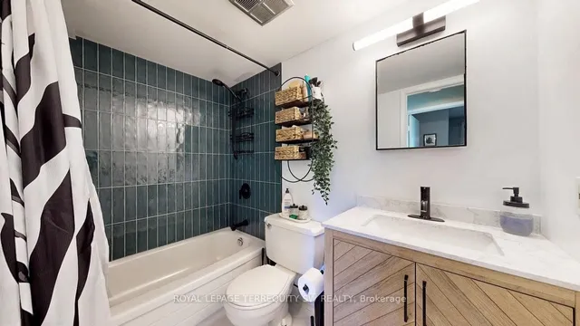 Additional image 22 of 3835 Lake Shore Blvd Unit 210