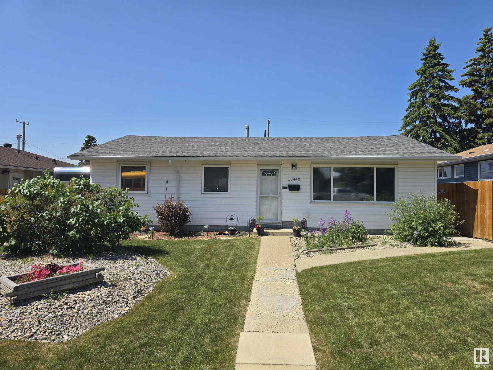 13440 113 ST NW|Edmonton, Alberta T5E5B1