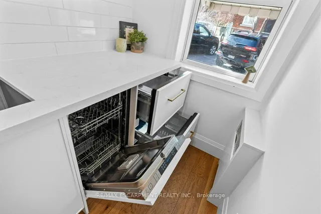 Additional image 20 of 137 Emerald St Unit 5