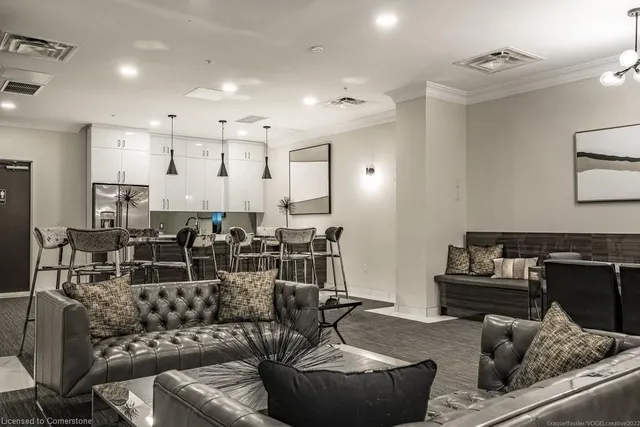 Additional image 31 of 118 King Street East St Unit 723