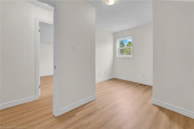 Additional image 28 of 139 Royal Ave