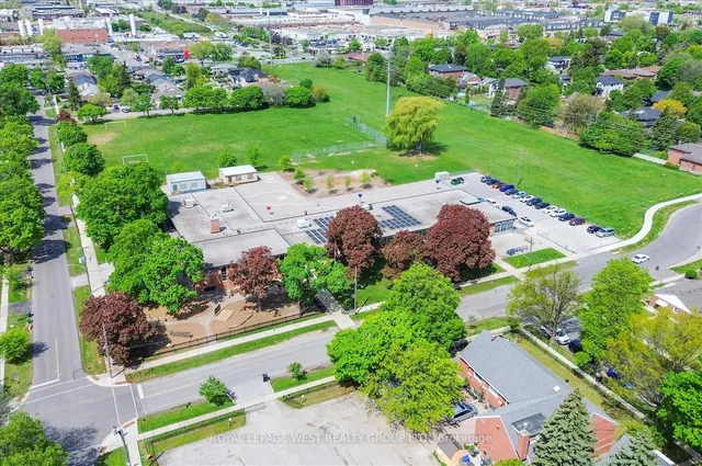 Additional image 40 of 68 Castlebar Rd