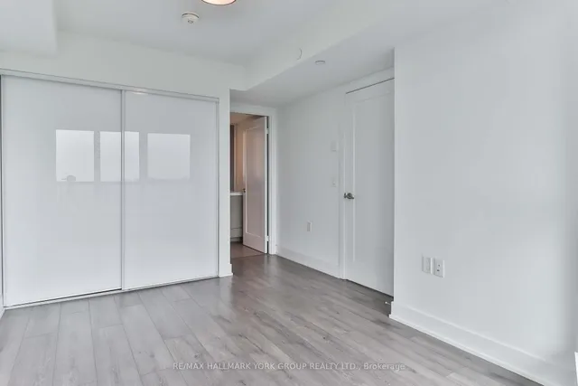 Additional image 17 of 585 Bloor St Unit 2017