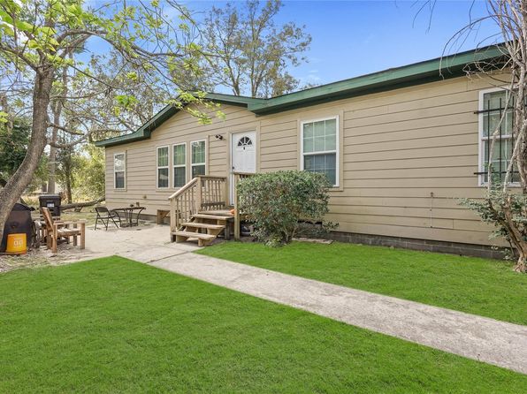 1045 Reverend B J Lewis Dr, Houston, TX 77088