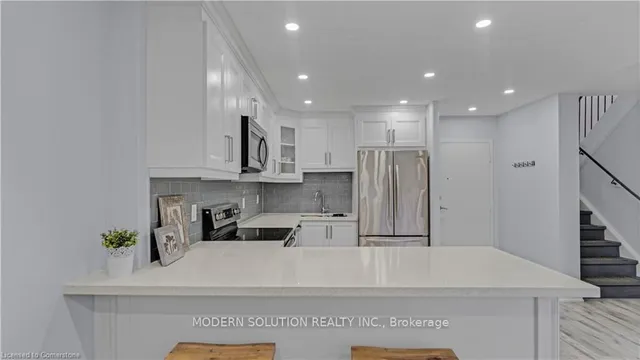 Additional image 15 of 1016 Falgarwood Dr Unit 42