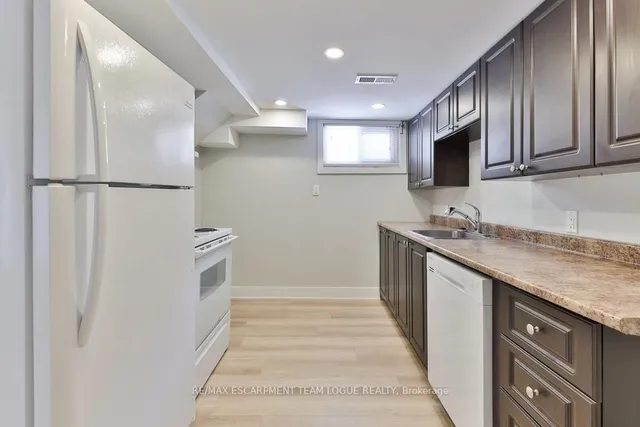 Additional image 31 of 50 Cornell Ave