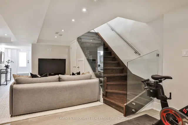 Additional image 30 of 153 Holland Park Ave