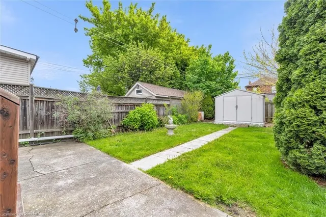 Additional image 32 of 68 Belmont Ave