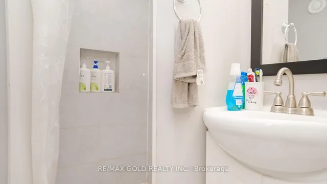 Additional image 38 of 44 DUNBLAINE Cres