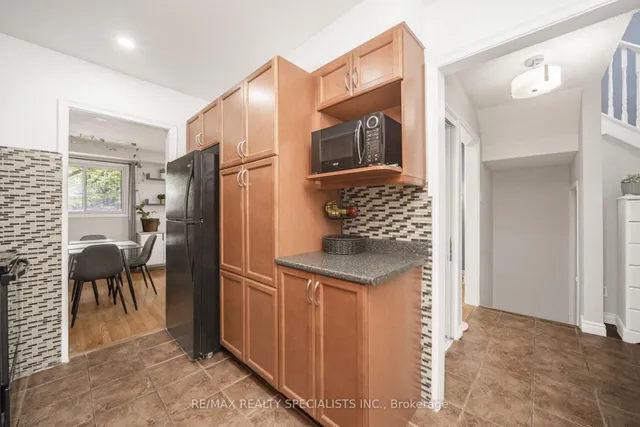 Additional image 21 of 20 Enmount Dr