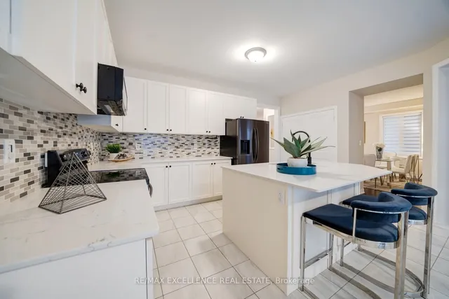 Additional image 12 of 11 Gosset Rd