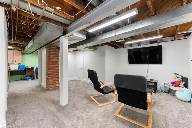 Additional image 23 of 623 Queensdale Ave