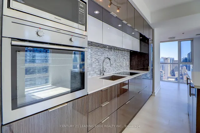 Additional image 8 of 318 Richmond St Unit 3904