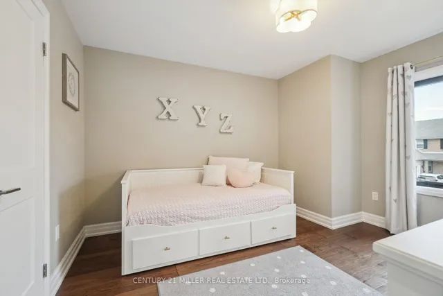 Additional image 31 of 5115 Forest Grove Cres