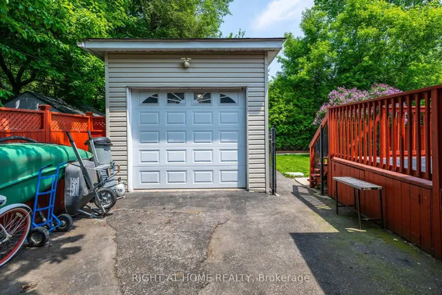 Additional image 33 of 164 Woodfern Dr