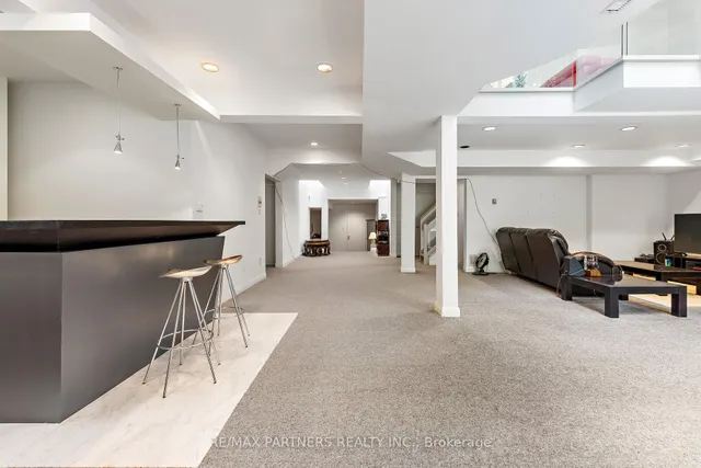 Additional image 31 of 382 Parkview Ave