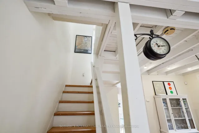 Additional image 17 of 384 1/2 Sumach St