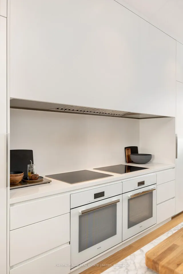 Additional image 11 of 10 Parkwood Ave