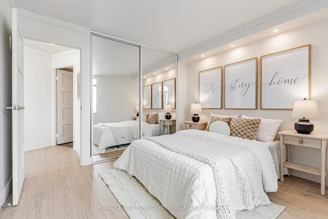 Additional image 17 of 250 Queens Quay Unit 1401