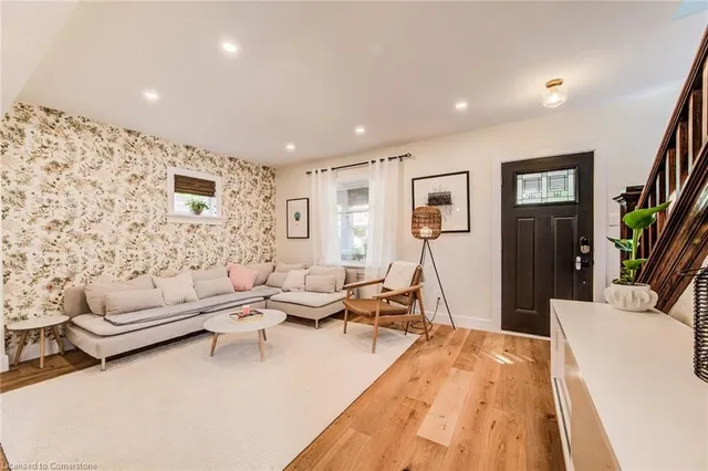 Additional image 8 of 377 Wellington St