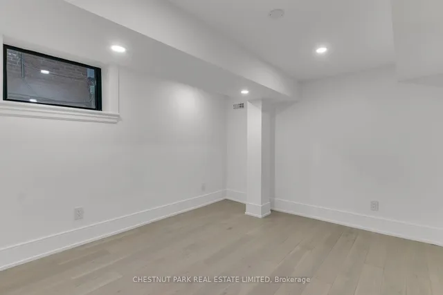 Additional image 43 of 111 Roxborough Dr