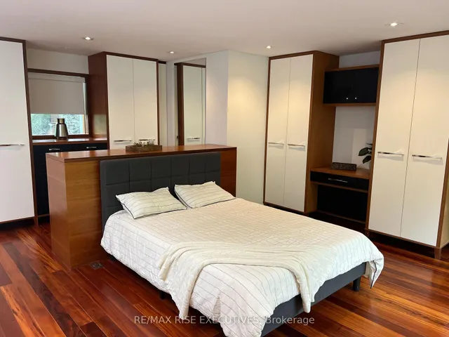 Additional image 28 of 32 Regal Rd