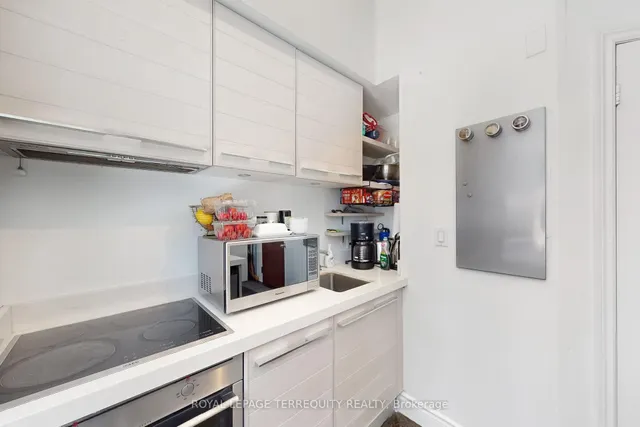 Additional image 33 of 73 Richmond St Unit 201