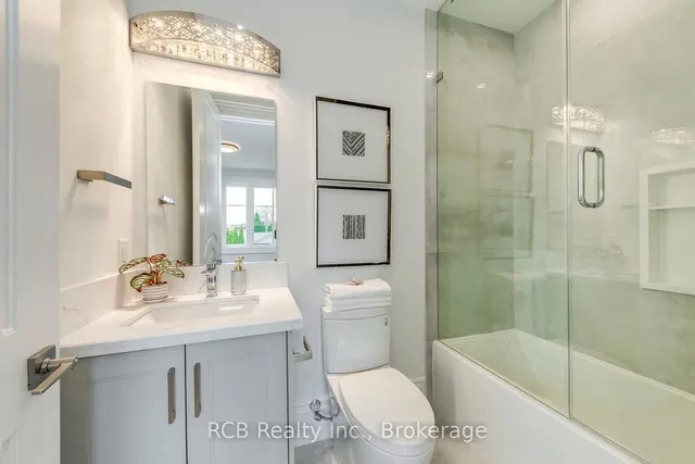 Additional image 35 of 452 Rothesay Pl