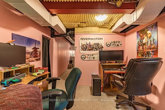 Additional image 36 of 14 Danbury St