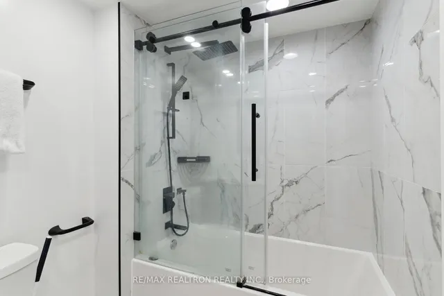 Additional image 30 of 65 Harbour Sq Unit 3206