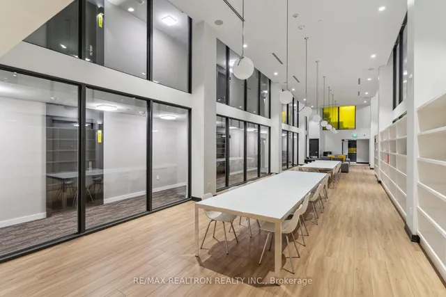 Additional image 38 of 158 Front St Unit 325