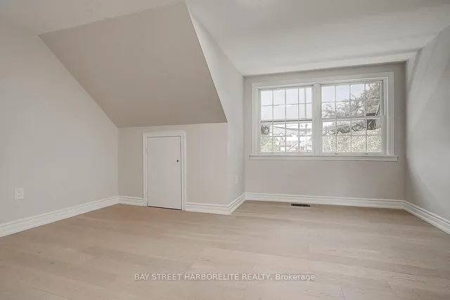 Additional image 23 of 37 Mountain Park Ave