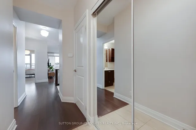 Additional image 5 of 530 St Clair Ave Unit 401