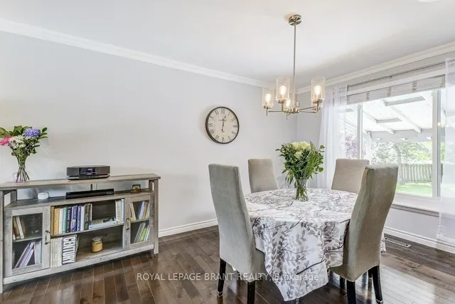 Additional image 11 of 726 Applewood Cres