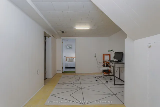 Additional image 27 of 8 Monkton Ave