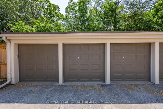 Additional image 45 of 21 Benlamond Ave Unit 4