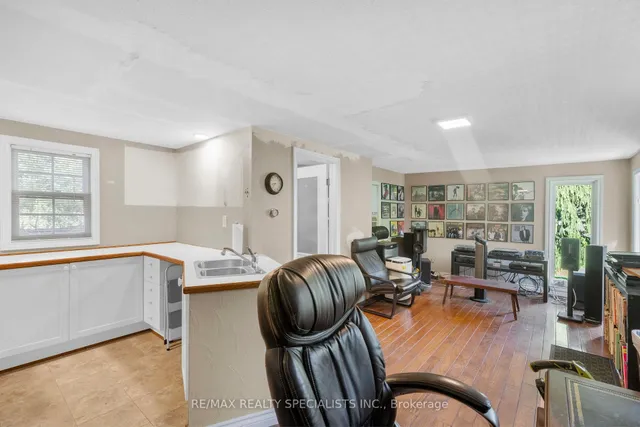 Additional image 39 of 1690 Sherway Dr