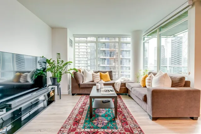 Additional image 7 of 81 Navy Wharf Crt Unit 3308