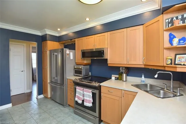 Additional image 11 of 563 Brock Rd