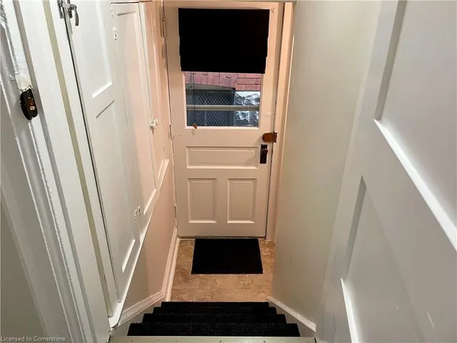 Additional image 28 of 65 Hyde Park Ave