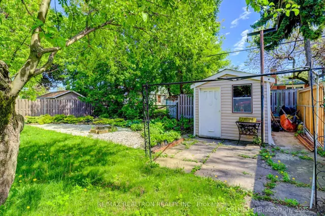 Additional image 24 of 119 Regina Ave