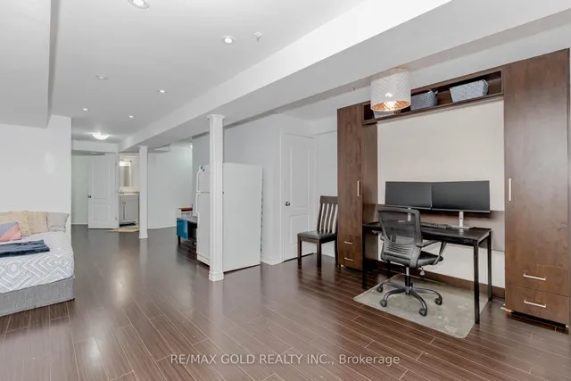 Additional image 27 of 37 Native Landing